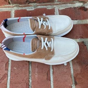 Skechers air cooled  GOGA MAT size 9